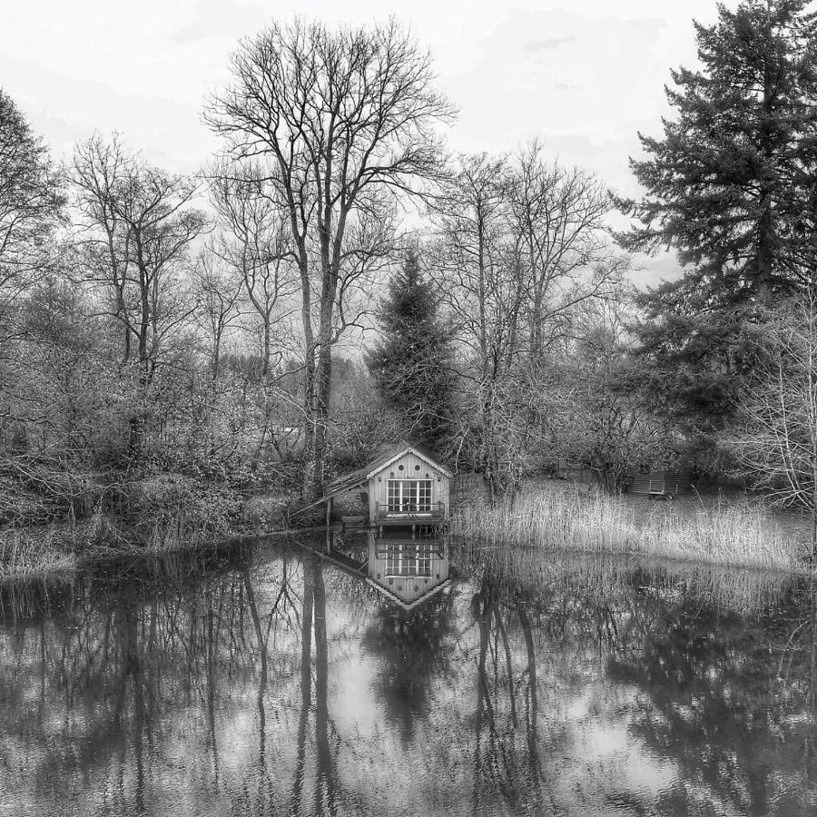 La Cabane Sur L'Eau Cul-des-Sarts Exterior photo